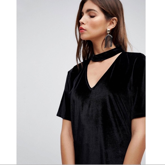 ASOS velvet t-shirt dress with choker neck and lace hem, black, Size 6 - Picture 3 of 9